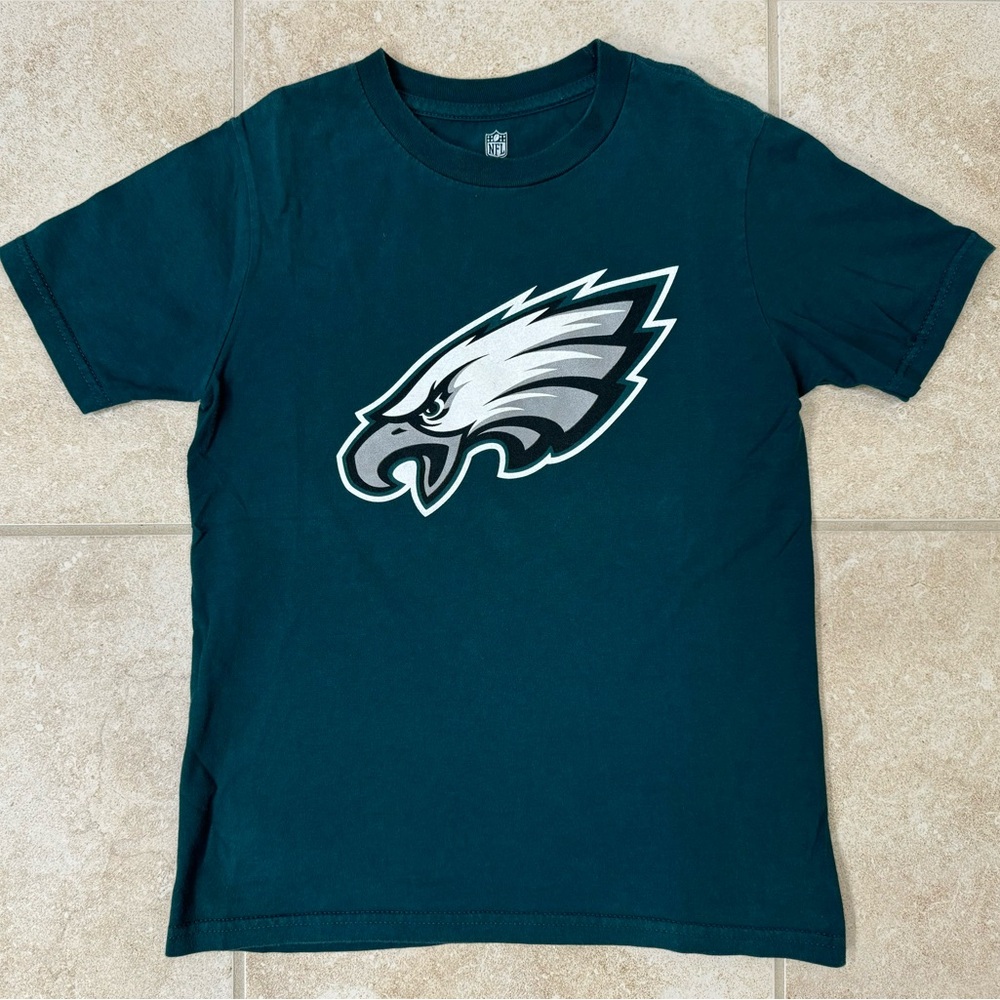 Philadelphia Eagles Youth T-Shirt 
Size: Youth Small (8)
Color: Green/White